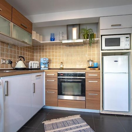 Pass The Keys Art Deco Inspired Apartment With Roof Top Views Shrewsbury Exteriér fotografie