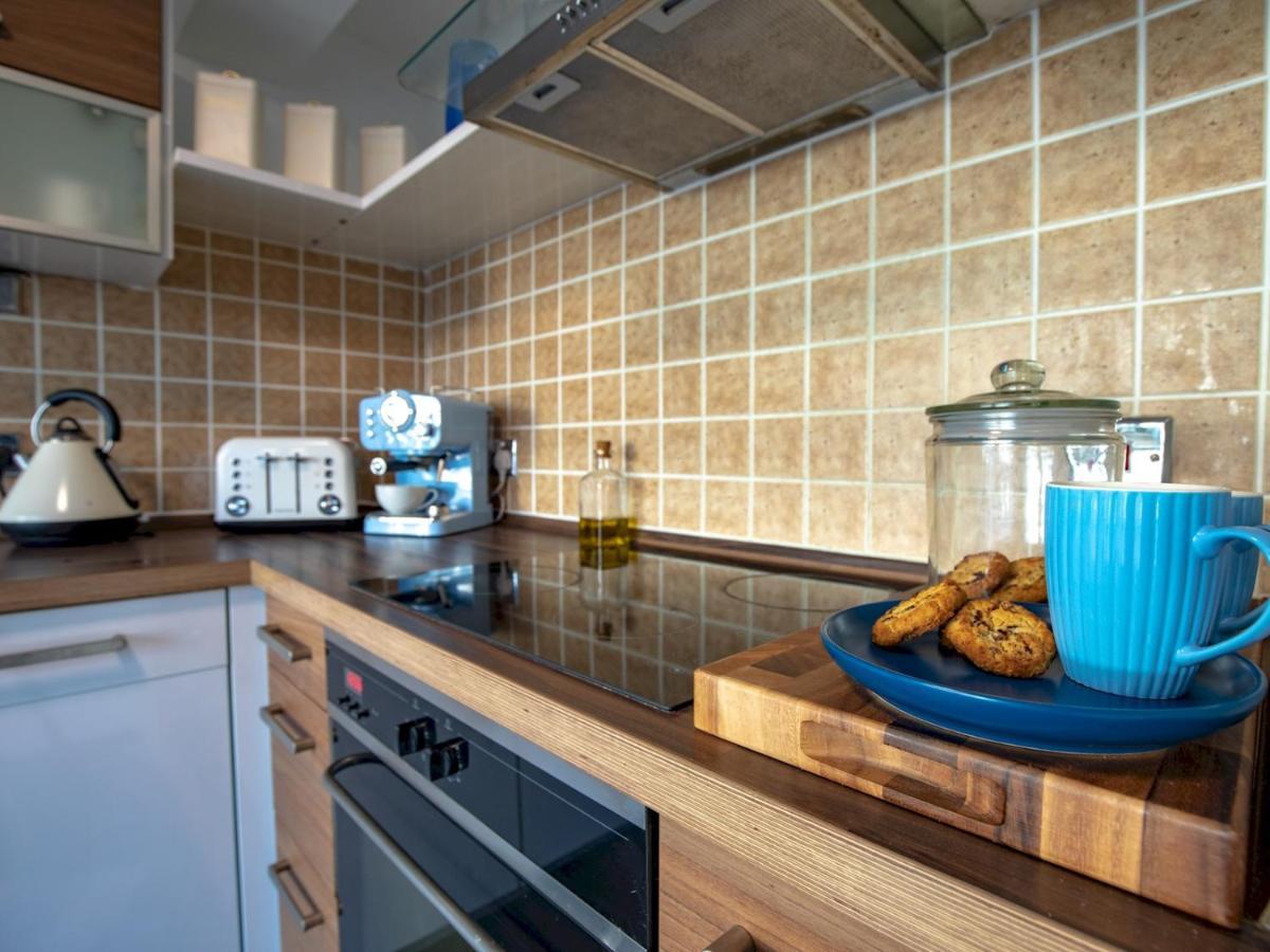 Pass The Keys Art Deco Inspired Apartment With Roof Top Views Shrewsbury Exteriér fotografie